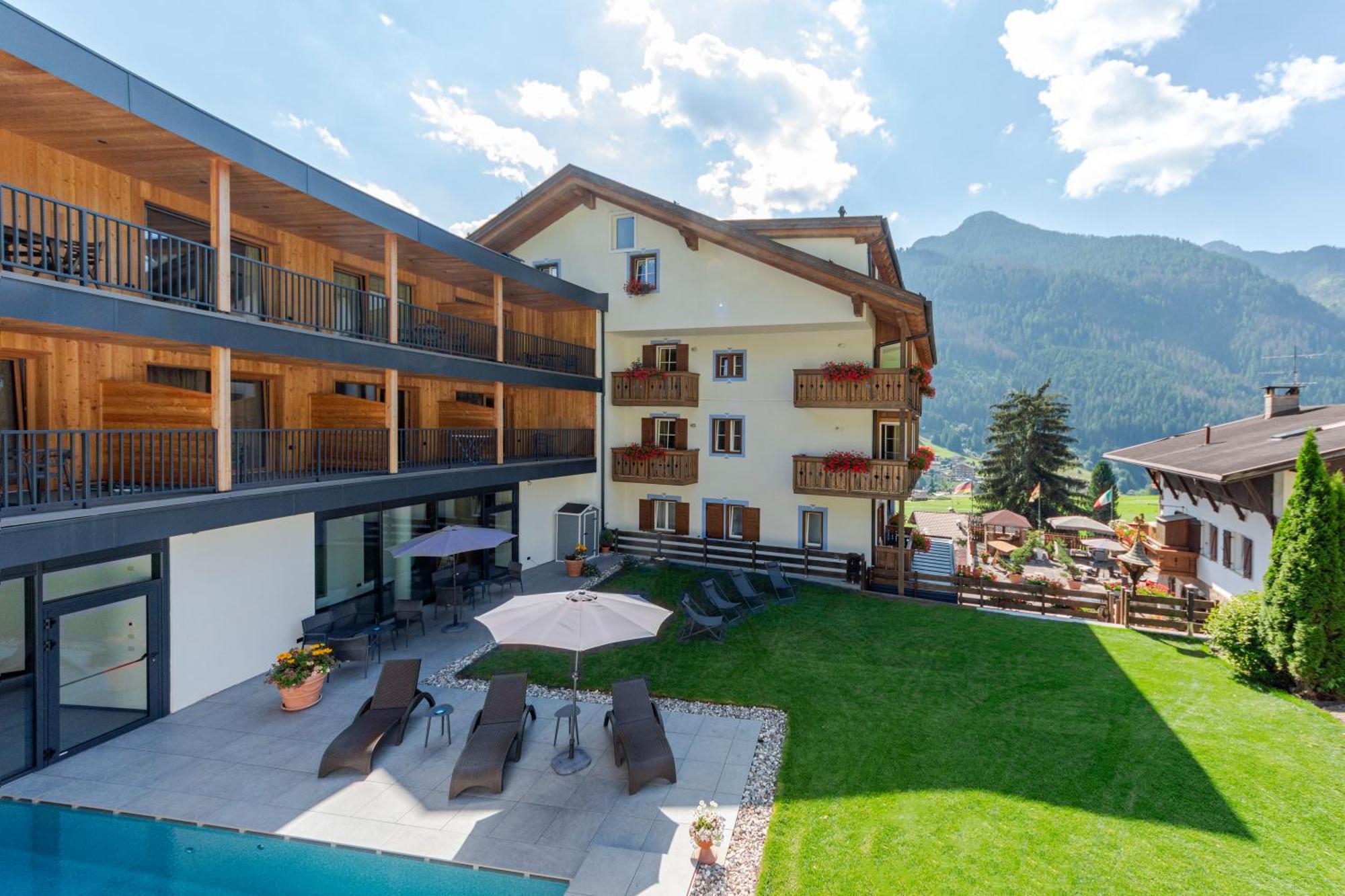 Monza Dolomites Hotel Moena Exterior photo